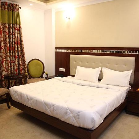 Hotel Dev Residency Vrindavan Exterior photo
