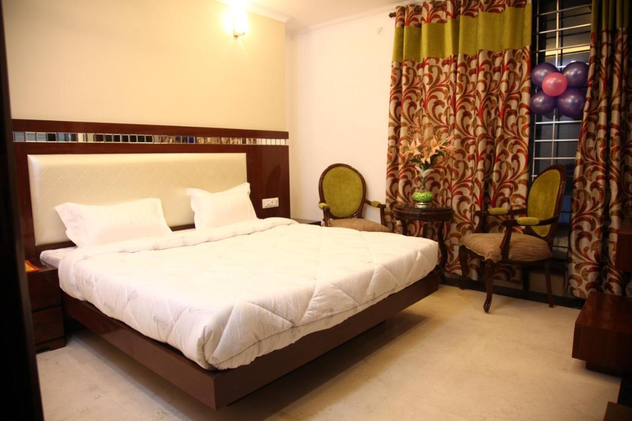 Hotel Dev Residency Vrindavan Exterior photo