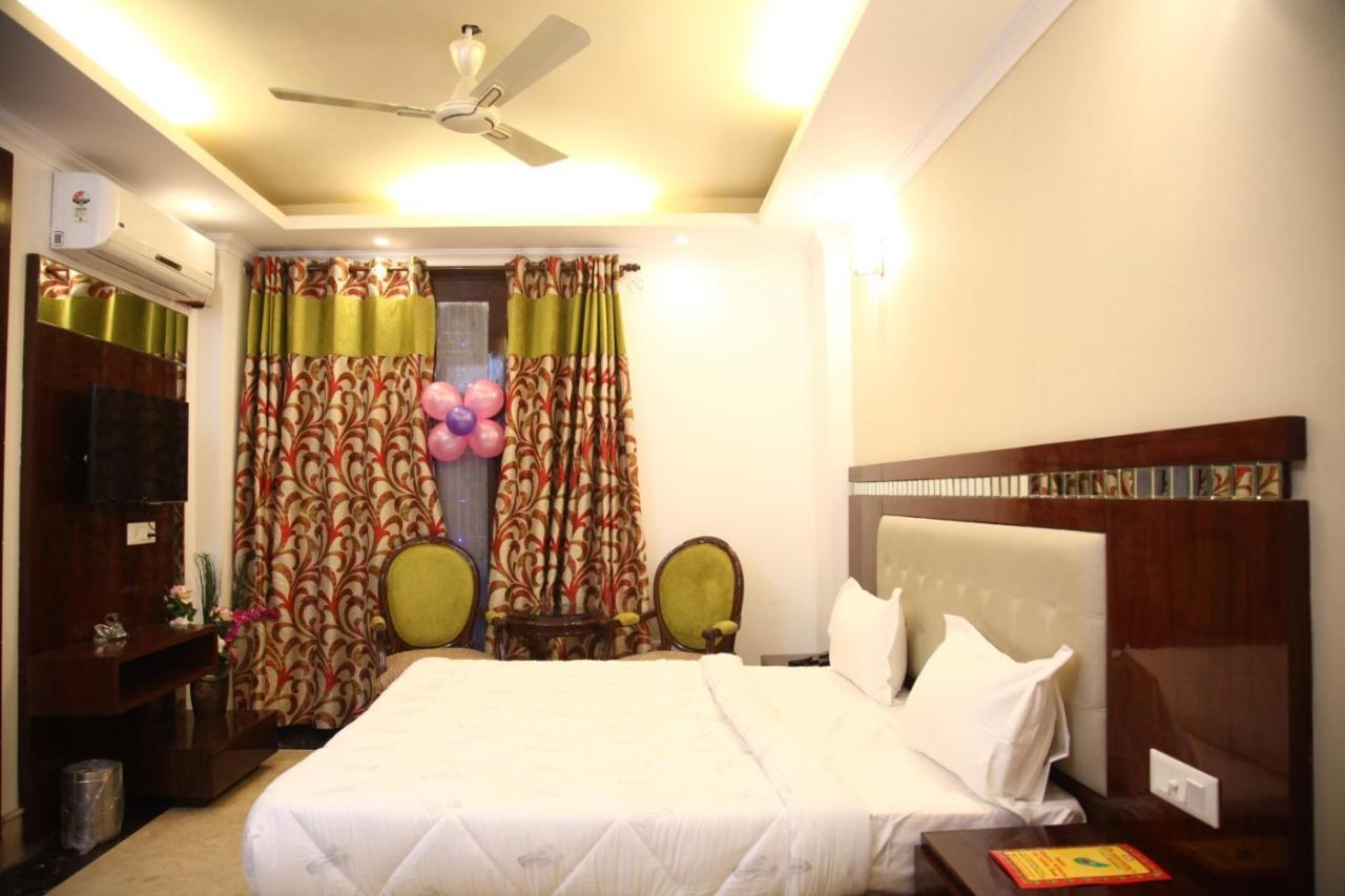 Hotel Dev Residency Vrindavan Exterior photo