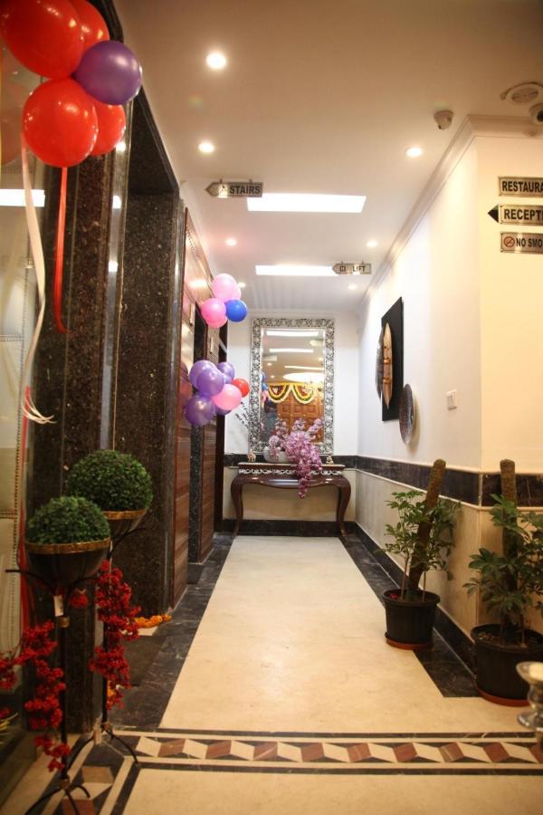 Hotel Dev Residency Vrindavan Exterior photo